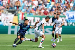 开云官网入口 -马赛迎亚冠关键赛，冲刺阶段防线松动，震撼外界，阵容厚度经受考验 